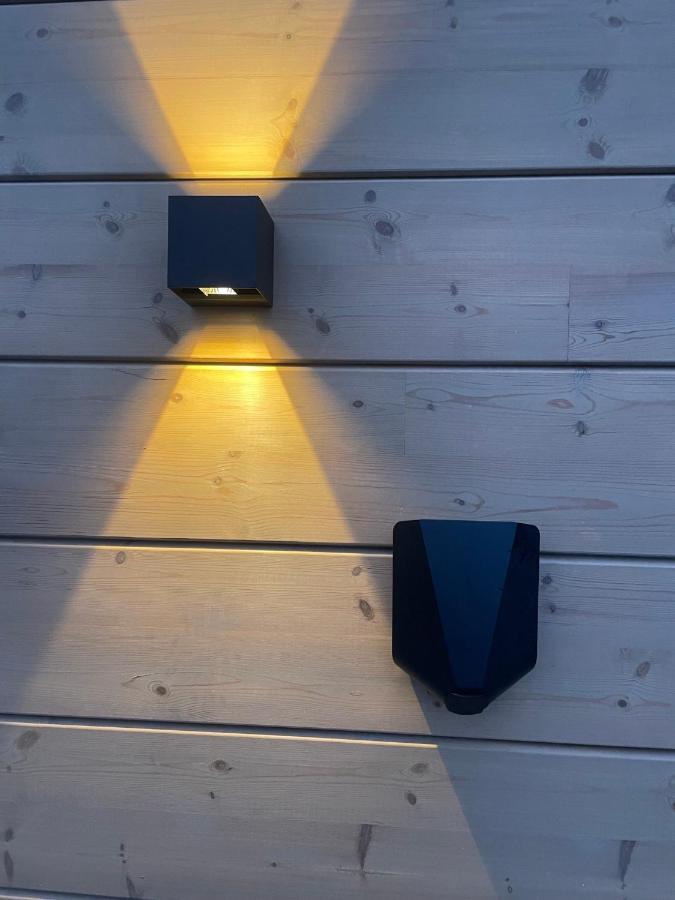 Ekkeroy Lodge - Arctic Living Vadsø エクステリア 写真