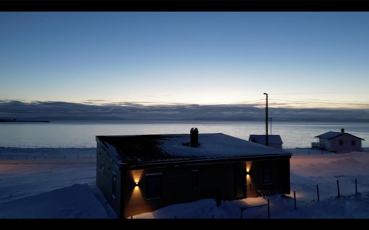 Ekkeroy Lodge - Arctic Living Vadsø エクステリア 写真