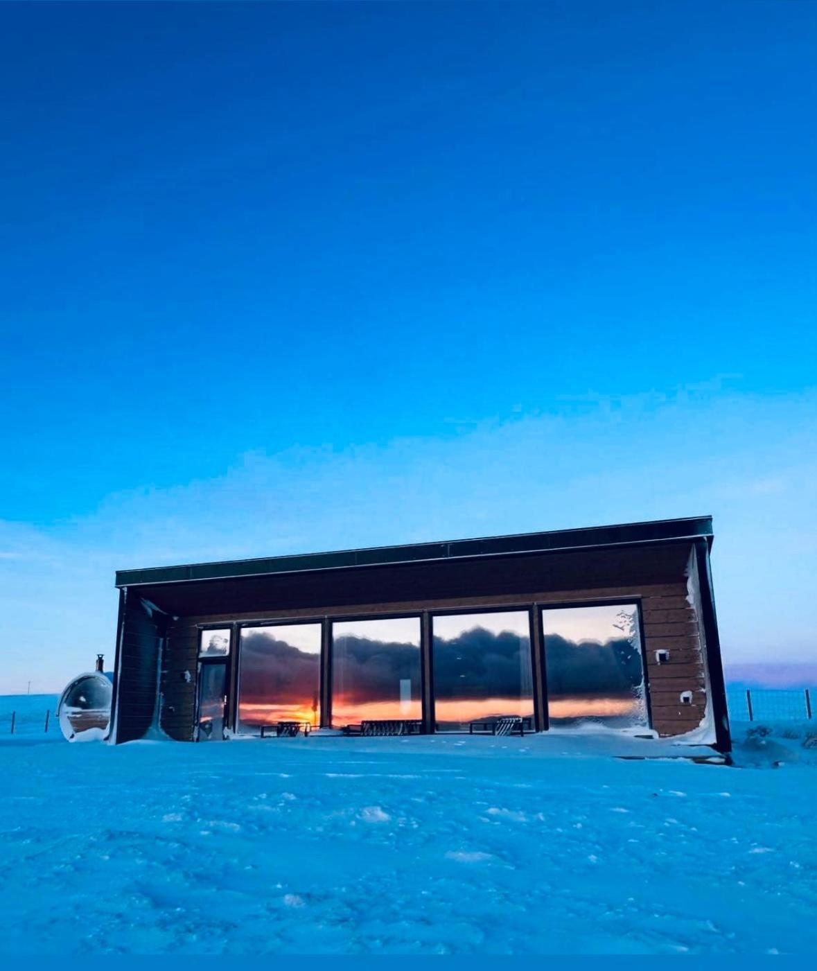 Ekkeroy Lodge - Arctic Living Vadsø エクステリア 写真